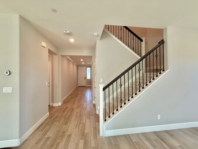 Building Photo - 1561 Osborn Dr