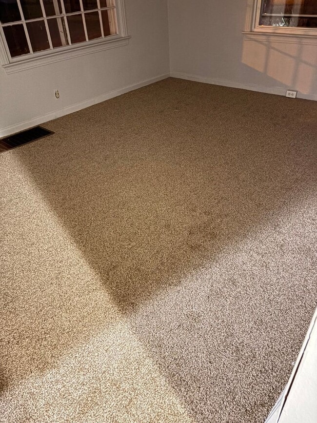 Building Photo - 2-Bed House Canton