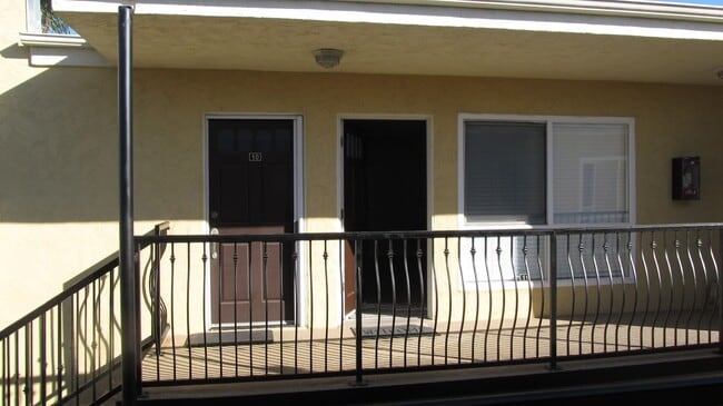 Building Photo - Spacious 1 bedroom at the beach