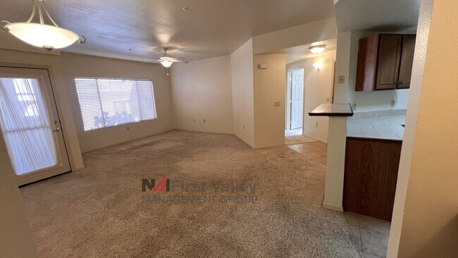 Building Photo - 2 Bedrooms, 2 Baths