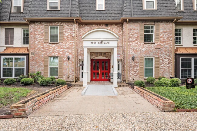 Building Photo - 355 N Post Oak Ln