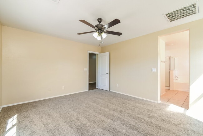 Building Photo - 2547 E Megan St