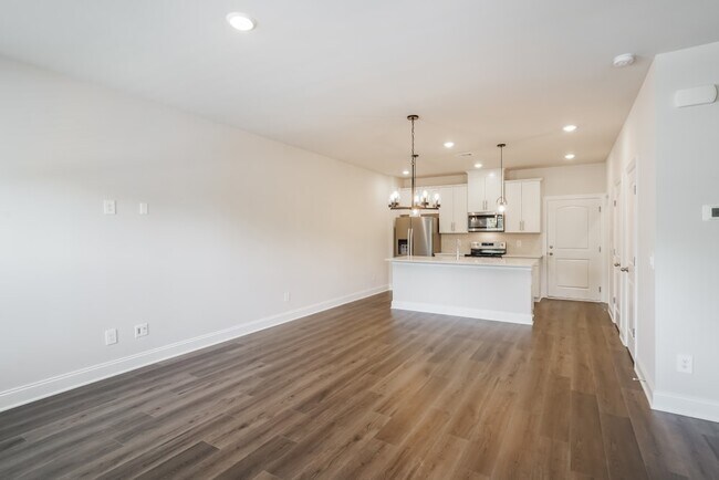 Dining Area - 221 River Rock Dr