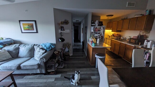 Primary Photo - 251 Simpson Ave