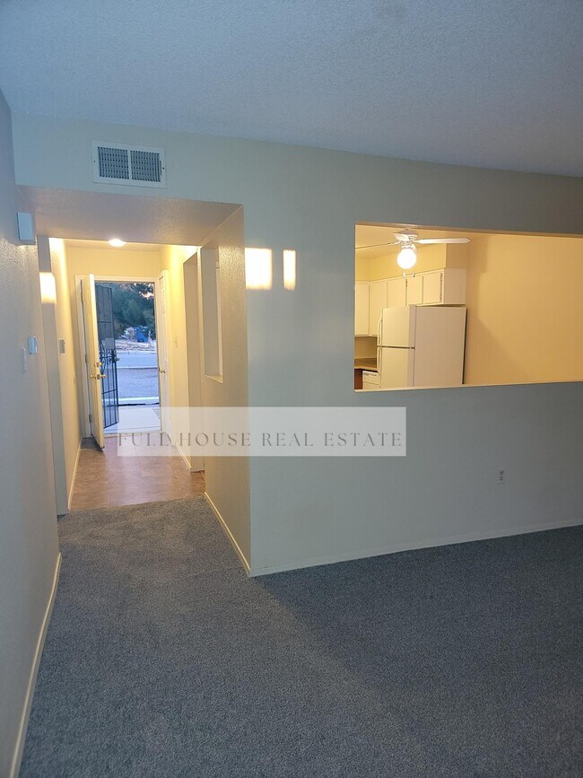 Building Photo - 1825 Mary Ellen St NE