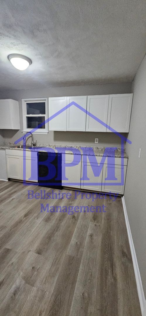 Building Photo - Affordable 2 Bed, 1 Bath Duplex in Madison...