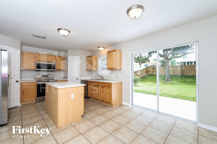 Building Photo - 104 Cabrillo Dr