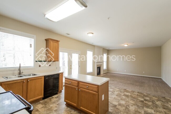 Building Photo - 6134 Foxcroft Ct