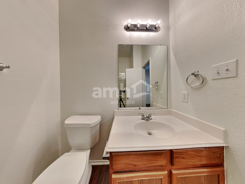 Building Photo - 1140 Jamie Dr