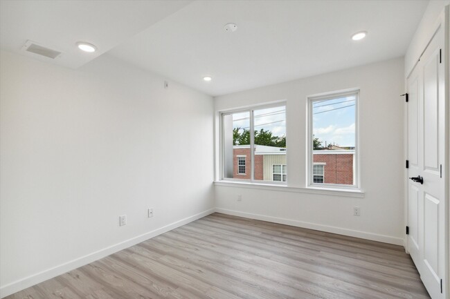 Building Photo - 1338 N 15th St