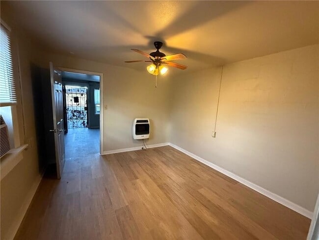 Building Photo - 9022 Palm St