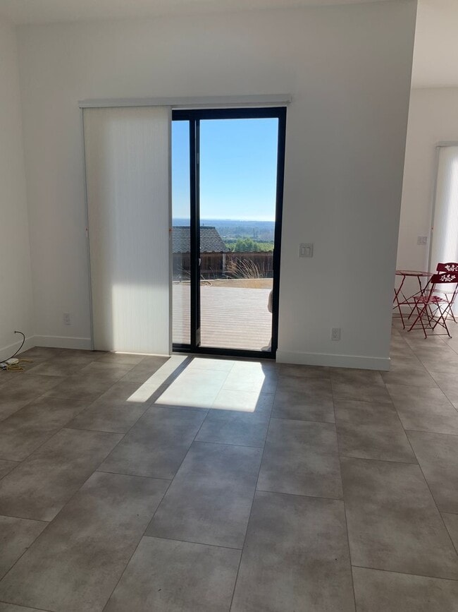 Building Photo - Clear Point Home - Ventura- Ocean Views - 4+3.5