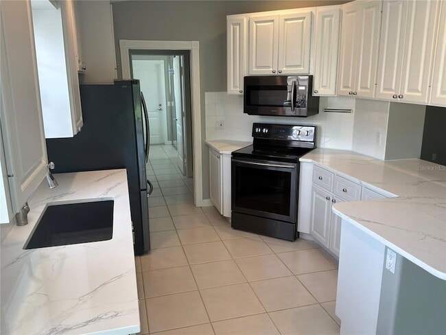 Building Photo - 5796 Ivrea Dr