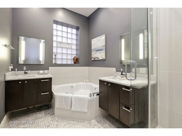 Building Photo - 3161 N Halsted St