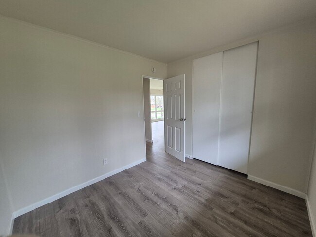 Building Photo - Fully remodeled 3 bedroom home!