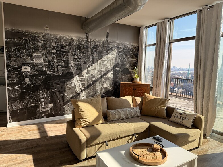 Building Photo - 1550 S Blue Island Ave