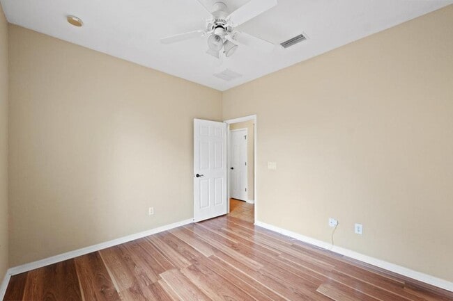 Building Photo - 27211 Fern Glade Ct