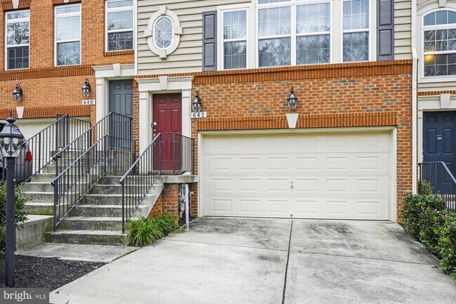 Building Photo - 642 Highland Farms Cir