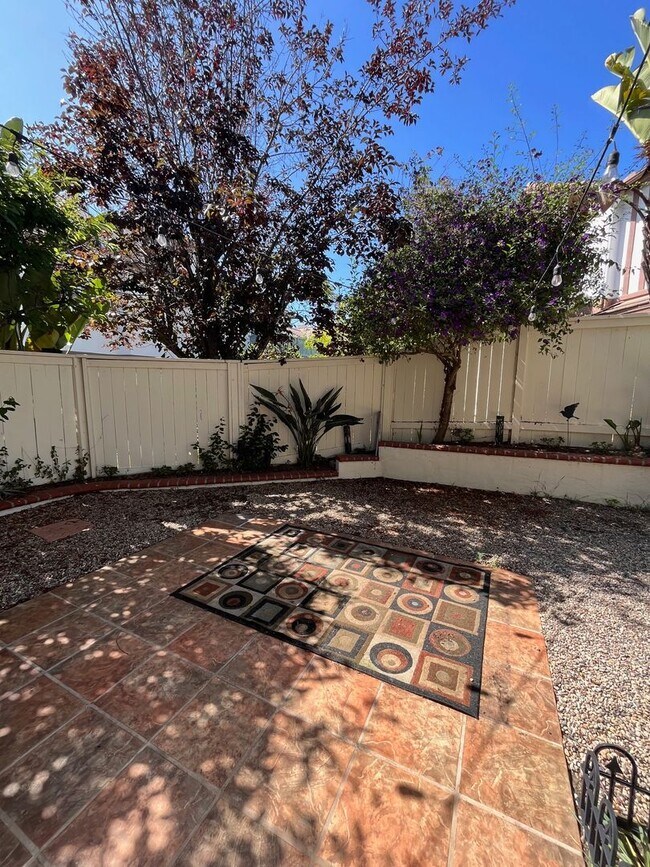 Building Photo - Encinitas Gem: Stunning 2 Bed 2.5 Bath Tow...