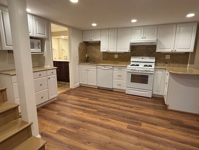 Building Photo - 3479 Overbrook Dr