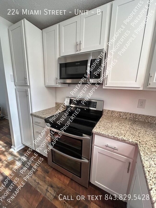 Building Photo - 224 Miami St