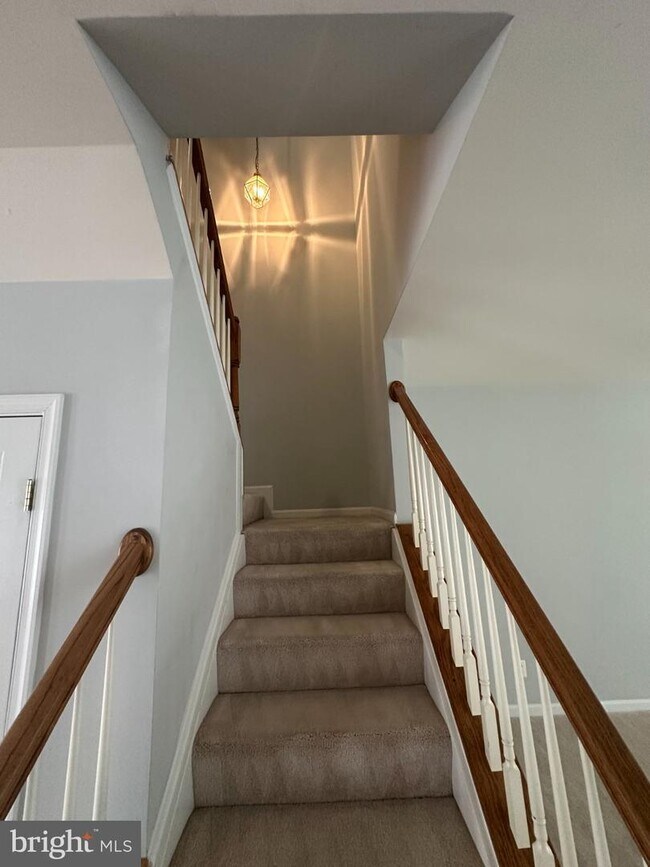 Building Photo - 45760 Smoketree Terrace
