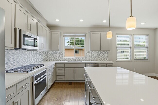 Building Photo - 621 Cinnamon Cir