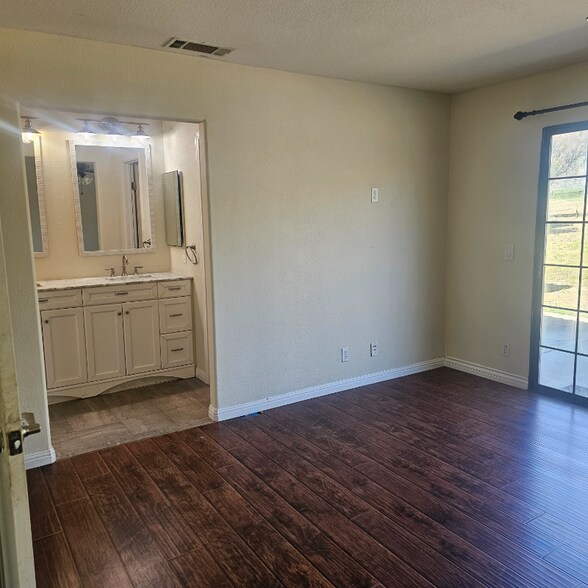 Building Photo - 25200 Jamawag Dr