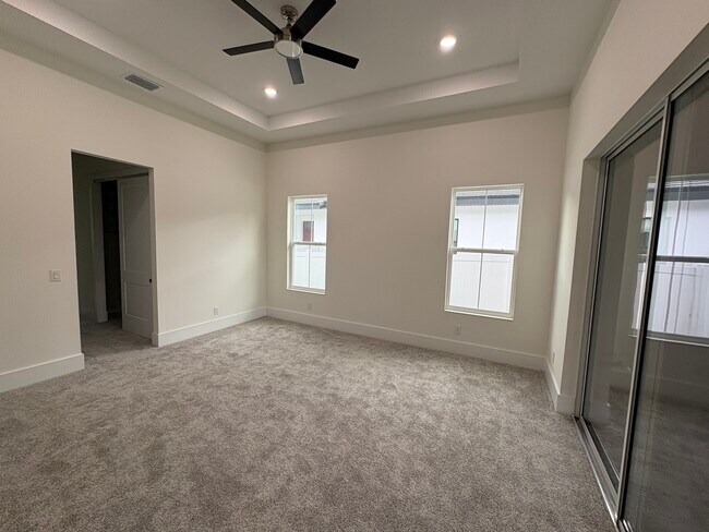 Building Photo - 555 Sanctuary Golf Pl
