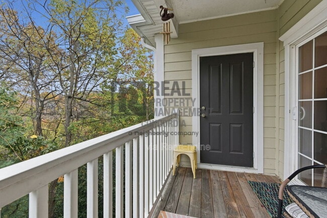 Building Photo - 7223 Althorp Way