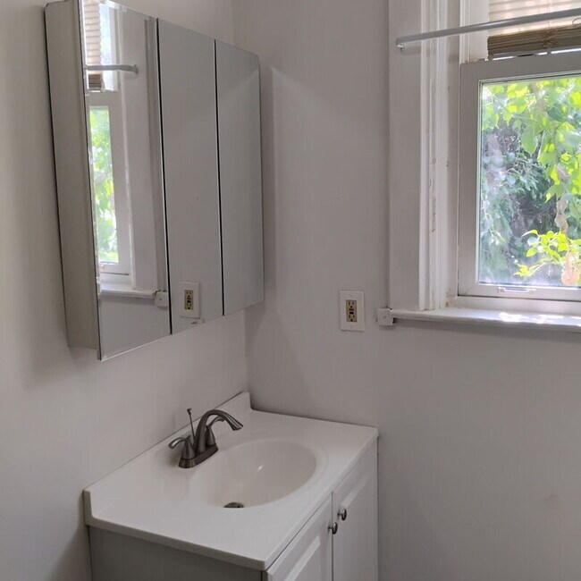 Building Photo - 305 3rd St
