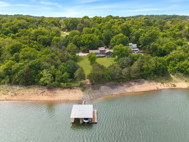 Building Photo - 13014 Schoolhouse Dr