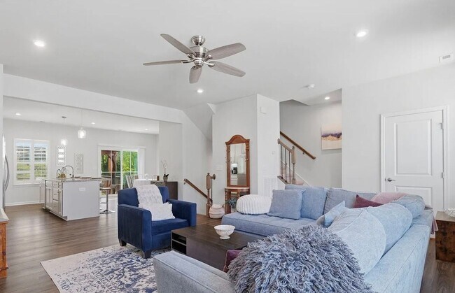 Building Photo - 2527 Grantham Place Dr