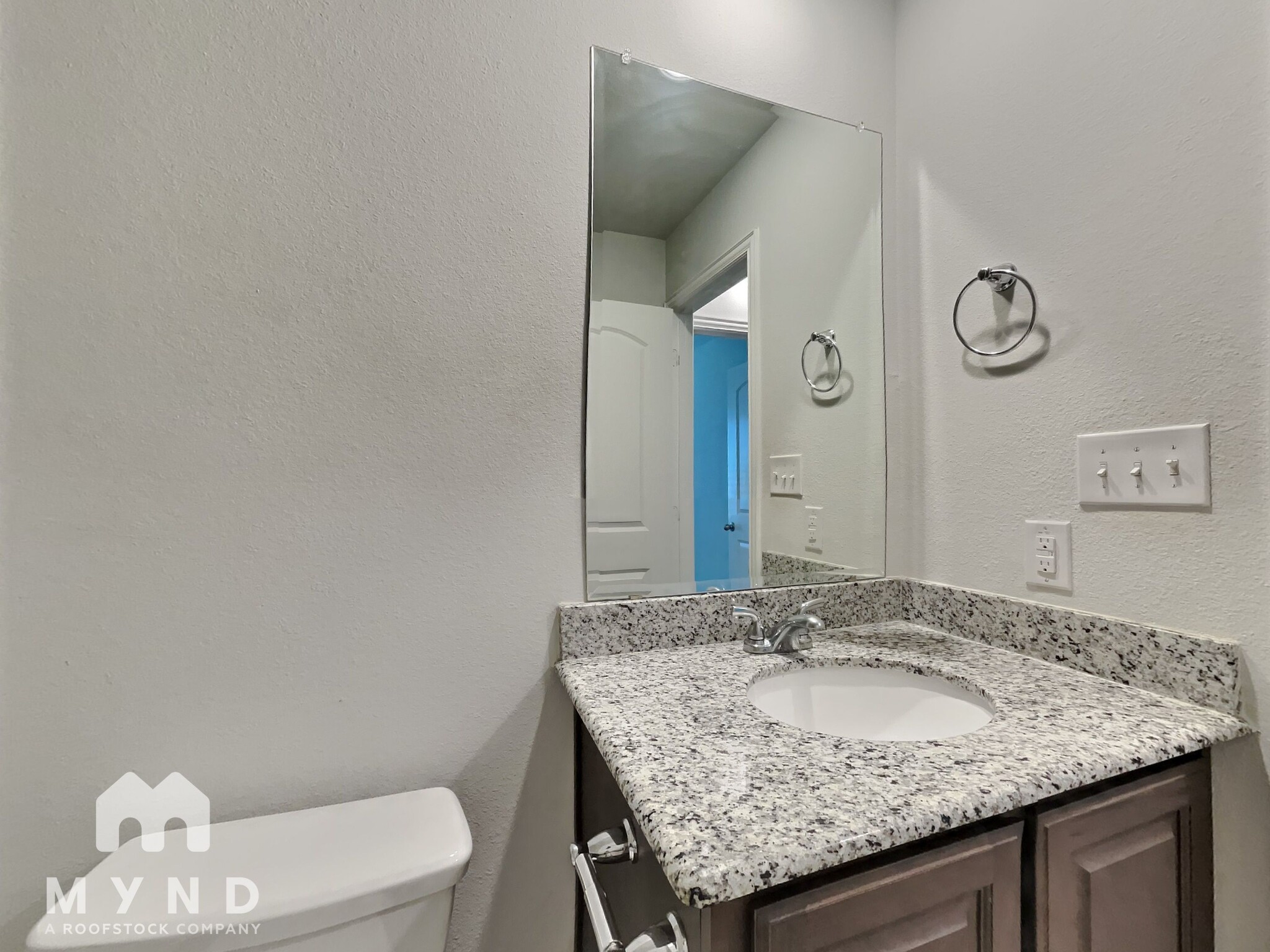 Building Photo - 5568 Kilmer Dr