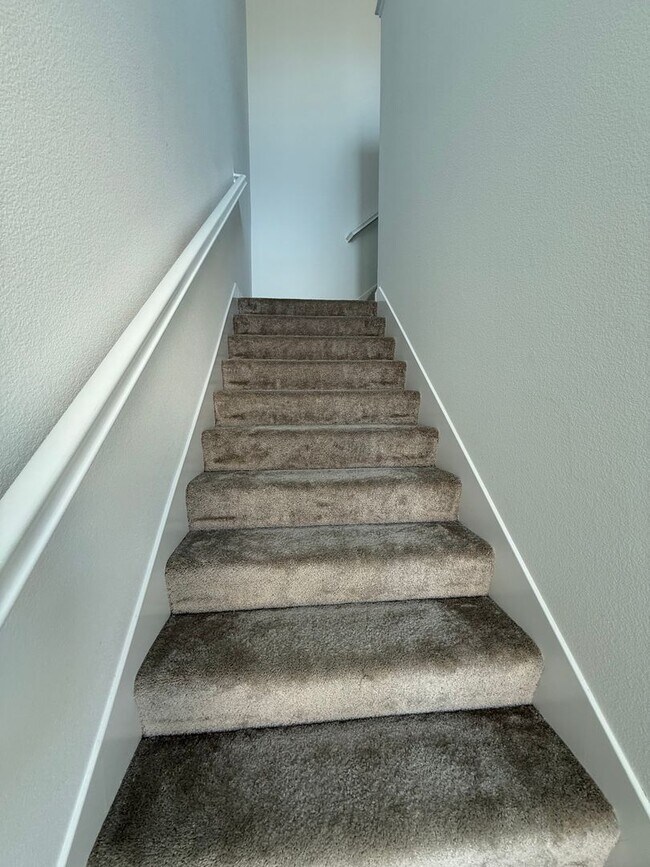 Building Photo - LAKE VIEW