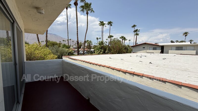 Building Photo - 550 El Cielo Rd