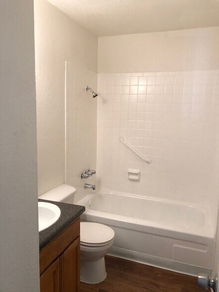 Building Photo - 6649 N 27th Ave