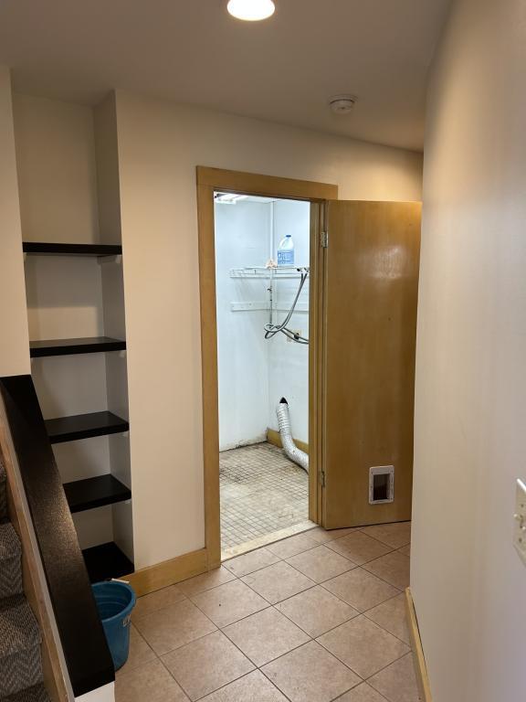 Building Photo - 715 Hampton St