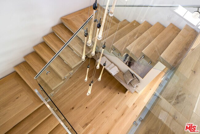 Building Photo - 14822 Hesby St