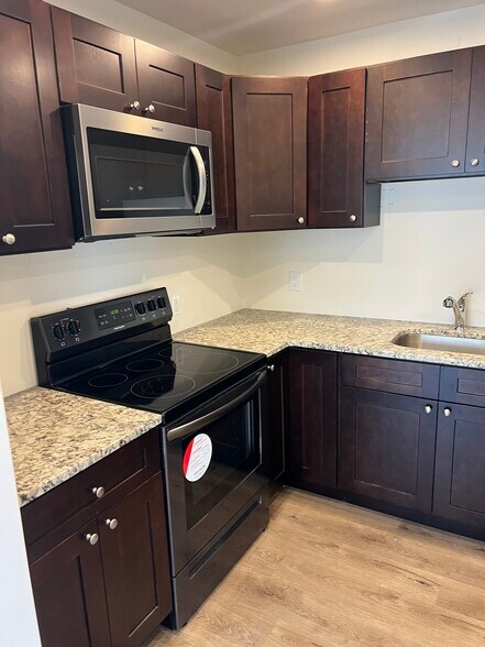 Kitchen - 300 Huntingdon Pike