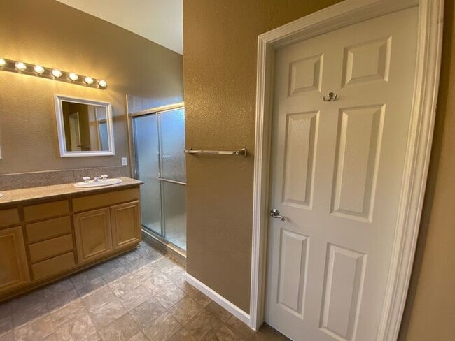 Building Photo - Beautiful 3 Bedroom + 1 FLEX ROOM Single Story House in South Meadows Reno