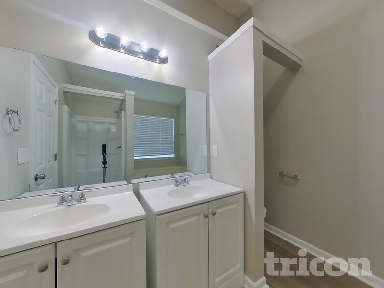 Building Photo - 7093 Springgrove Ct