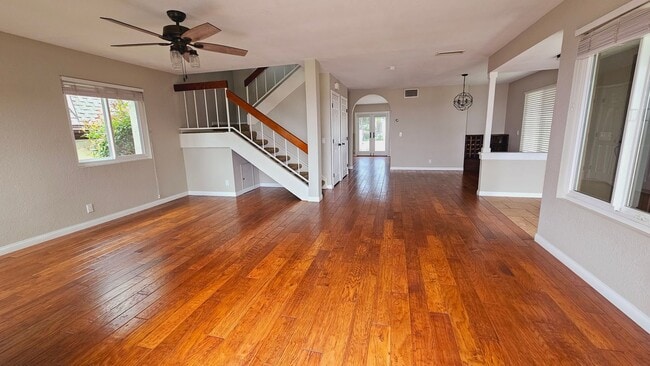 Building Photo - CESPED - AMAZING VIEWS, LUXURY UPDATED 4 BR HOME IN TIERRASANTA
