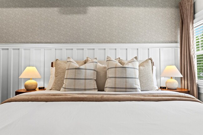 Building Photo - 221 Ardmore Dr