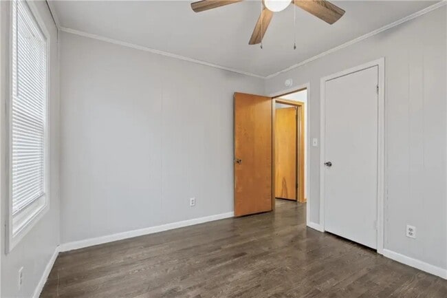 Building Photo - Farley Avenue