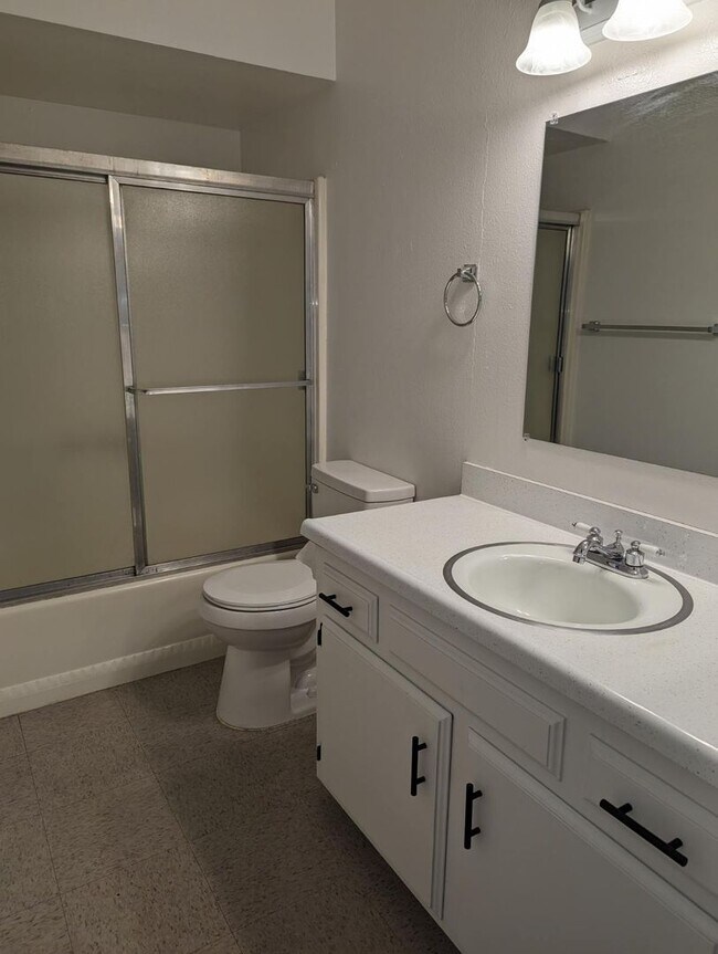 Building Photo - 4413 Isla Verde St