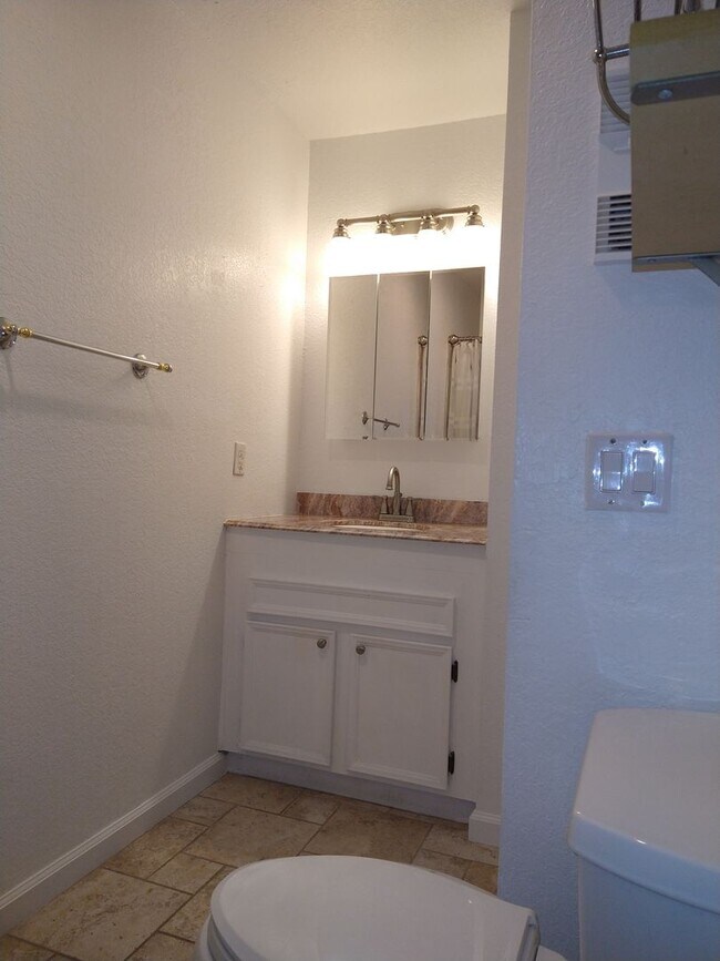 Building Photo - Downstairs Palm Springs Villas II condo