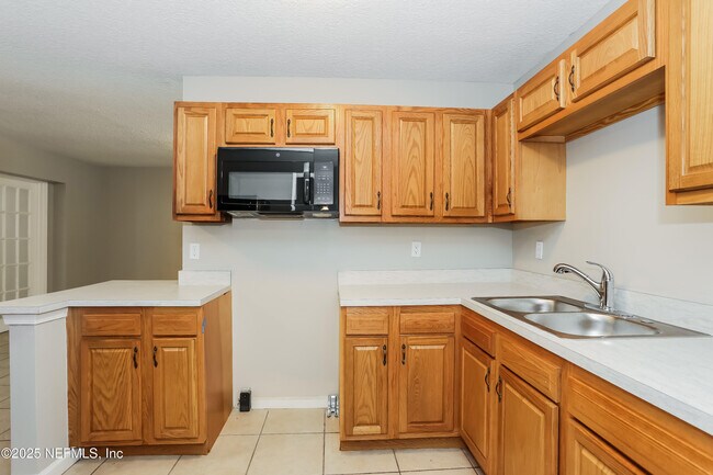 Building Photo - 5023 Donnybrook Ave