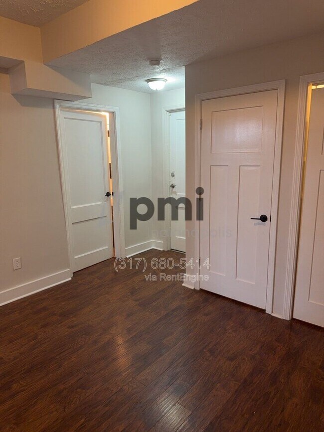 Building Photo - 1 W 28th St