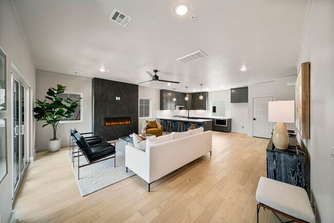 Building Photo - Discover modern elegance in the newly constructed Edgewater Condominiums, a boutique community fe...